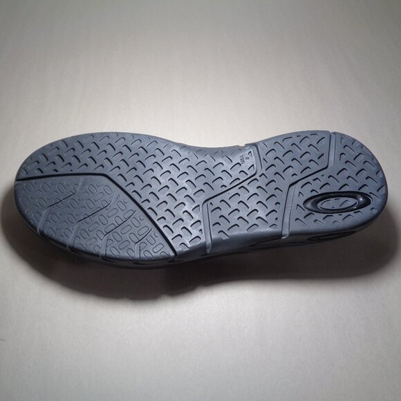 Oakley Size 12 M / B1B / Grey / Flip Flop Sandals / New Men\'s Shoes
